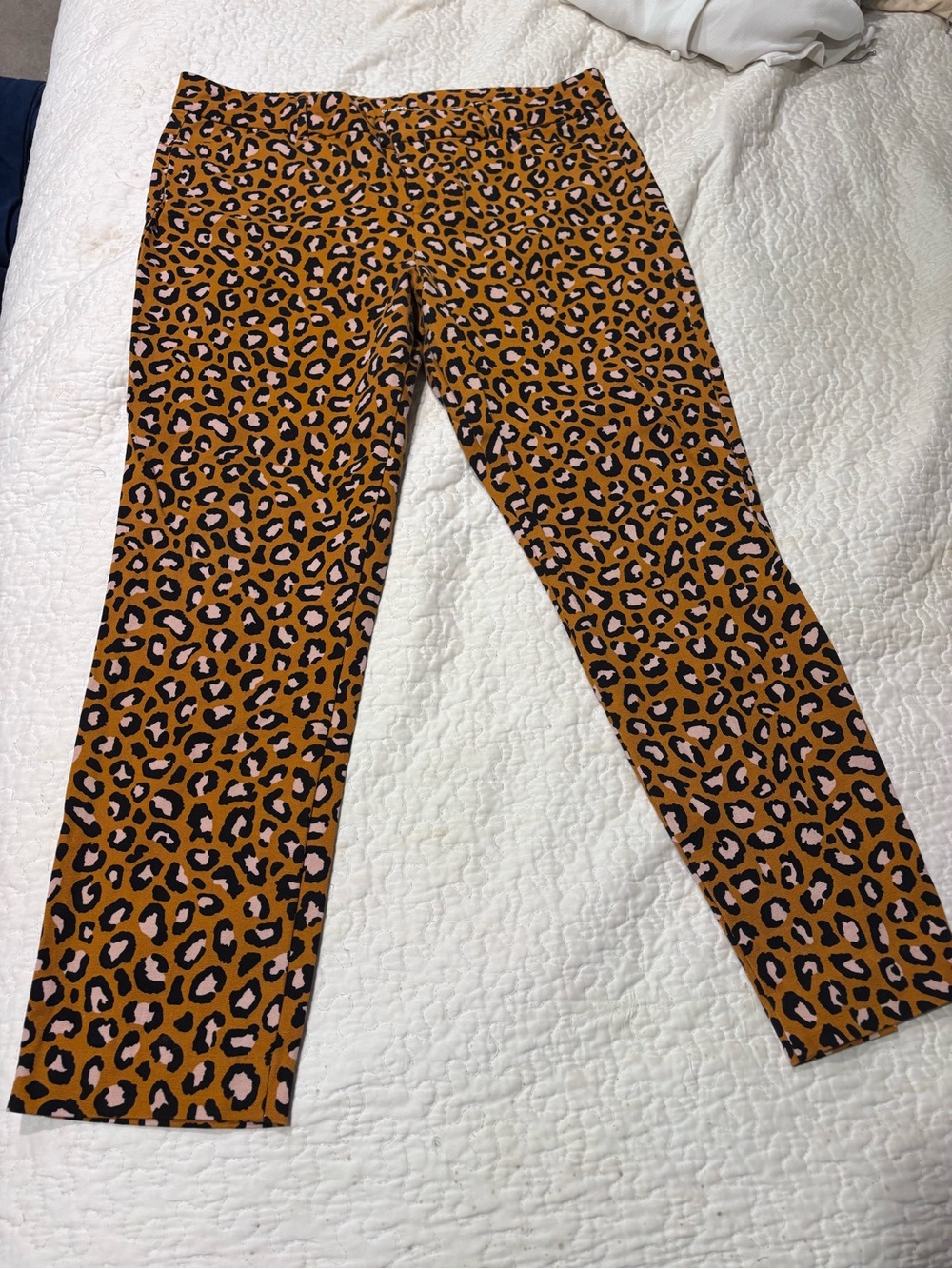 Old Navy Leopard print pixie pants